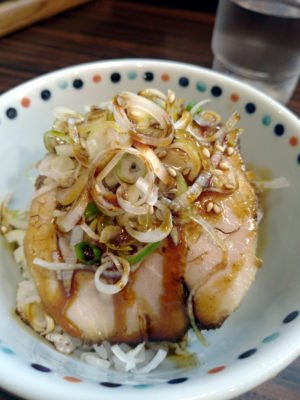 あけどやのチャーシュー丼