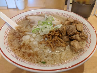 きたかた食堂 本八幡店の醤油ラーメン(まったり)とチャーシュー切り落とし