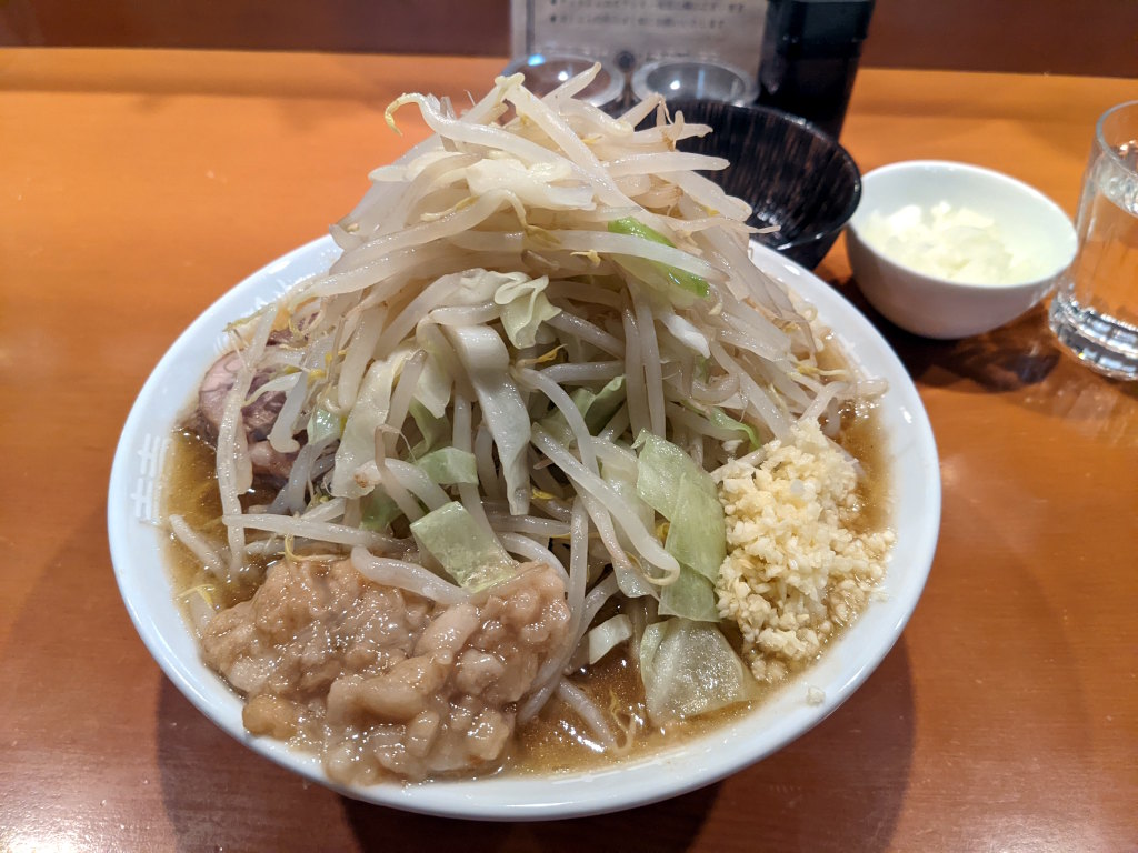 豚麺(2枚)の"アブラヤサイニンニク"