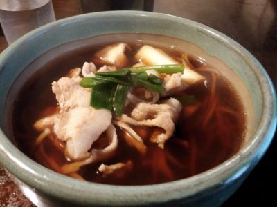 現在の一茶庵の立ち食いコーナーで食べた蕎麦